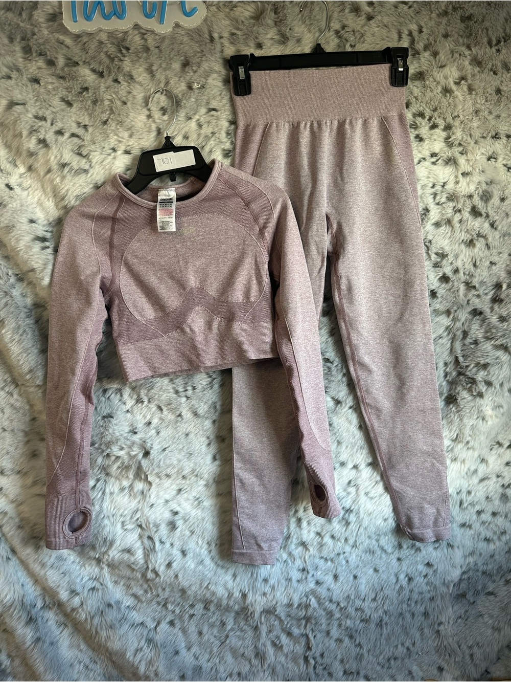 22.  Gymshark s/m 2pc set bundle